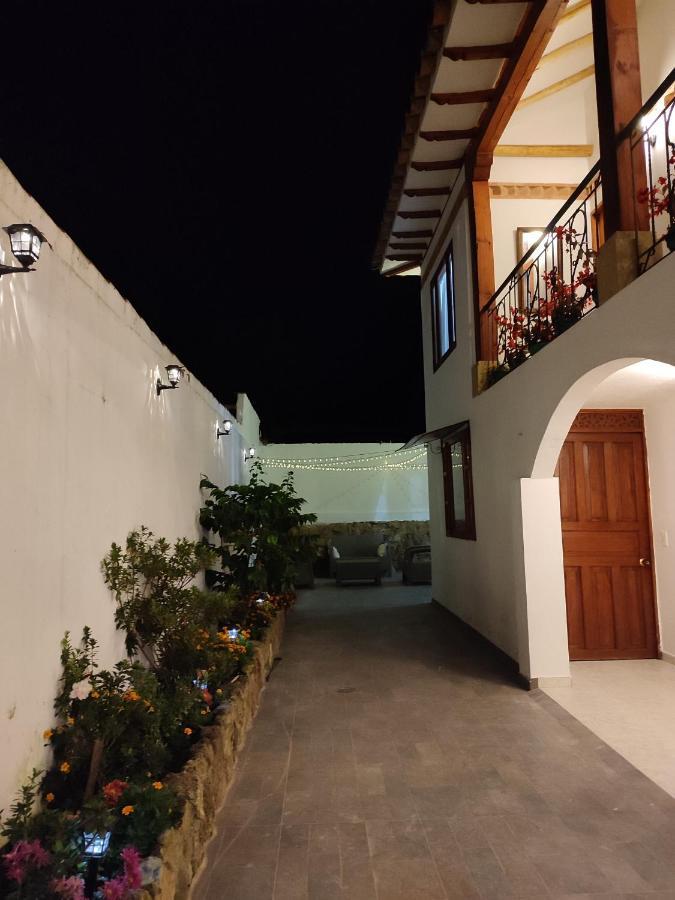Merak Hostel 莱瓦镇 外观 照片