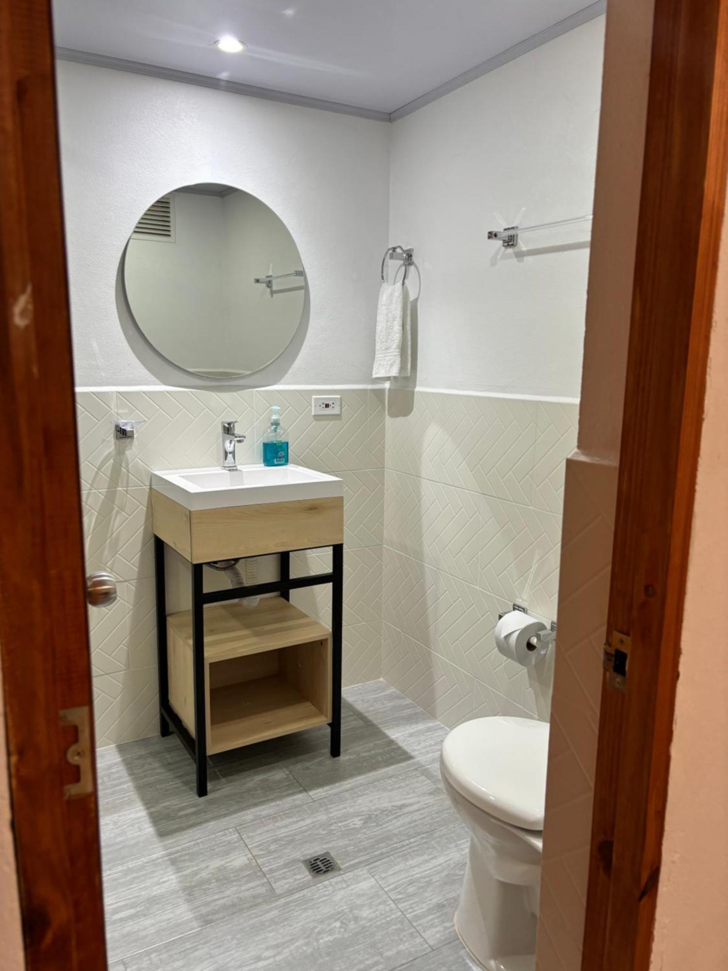 Merak Hostel 莱瓦镇 外观 照片