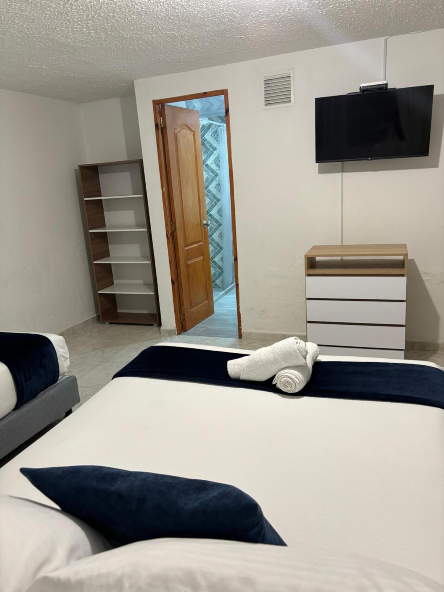 Merak Hostel 莱瓦镇 外观 照片
