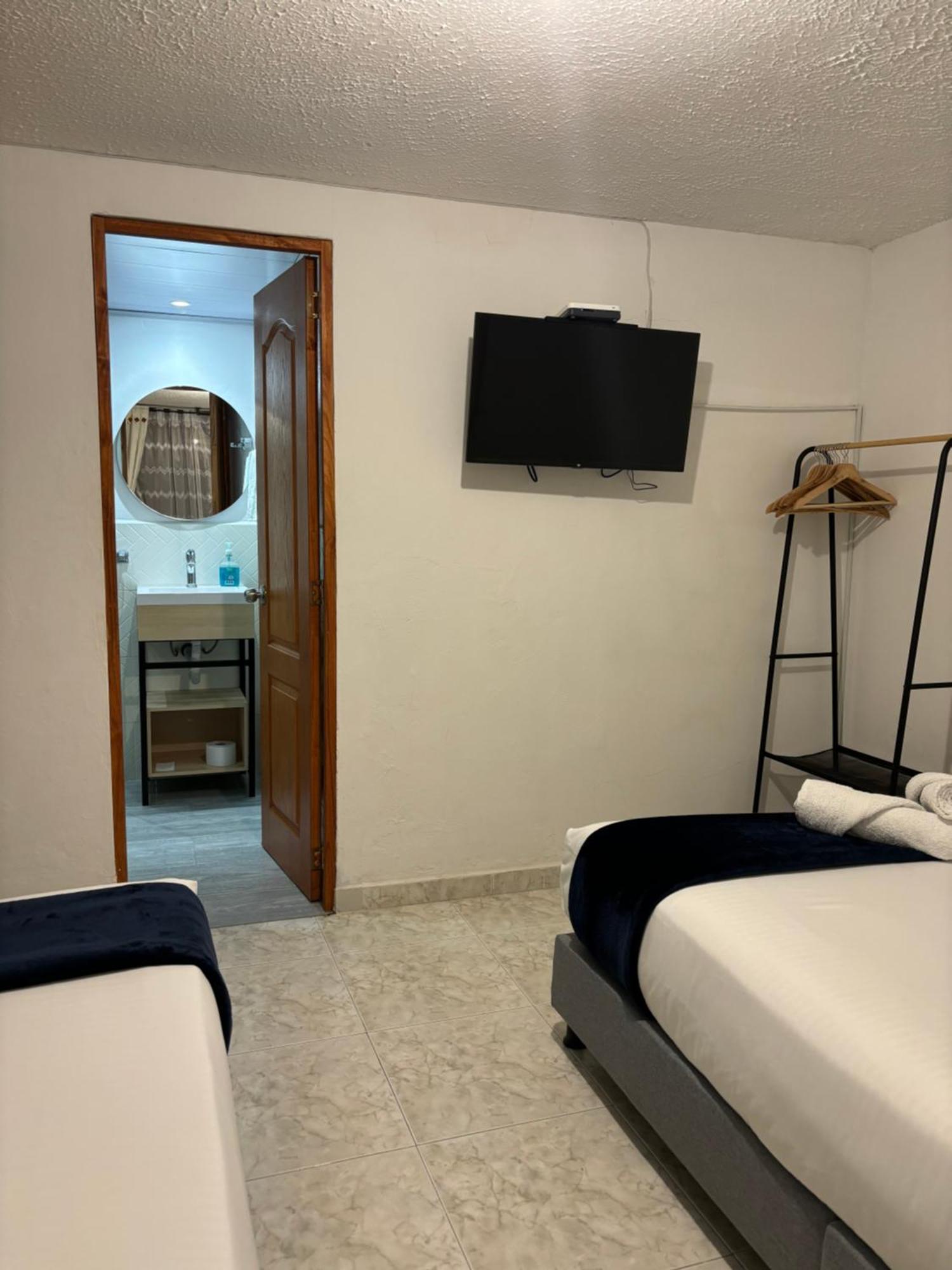 Merak Hostel 莱瓦镇 外观 照片
