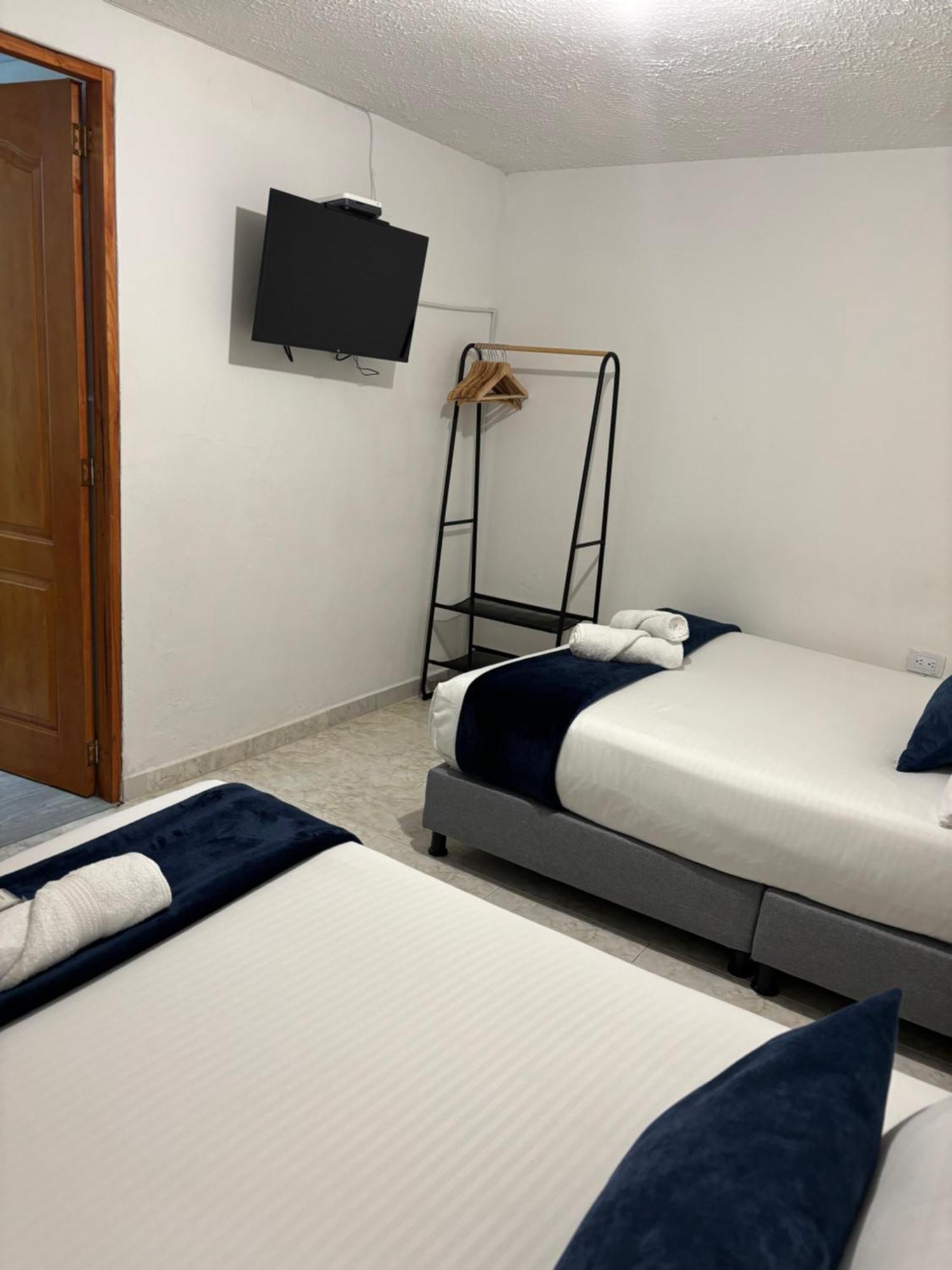 Merak Hostel 莱瓦镇 外观 照片