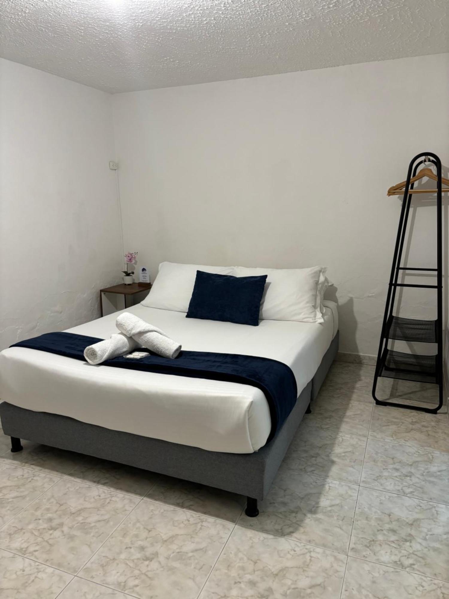 Merak Hostel 莱瓦镇 外观 照片