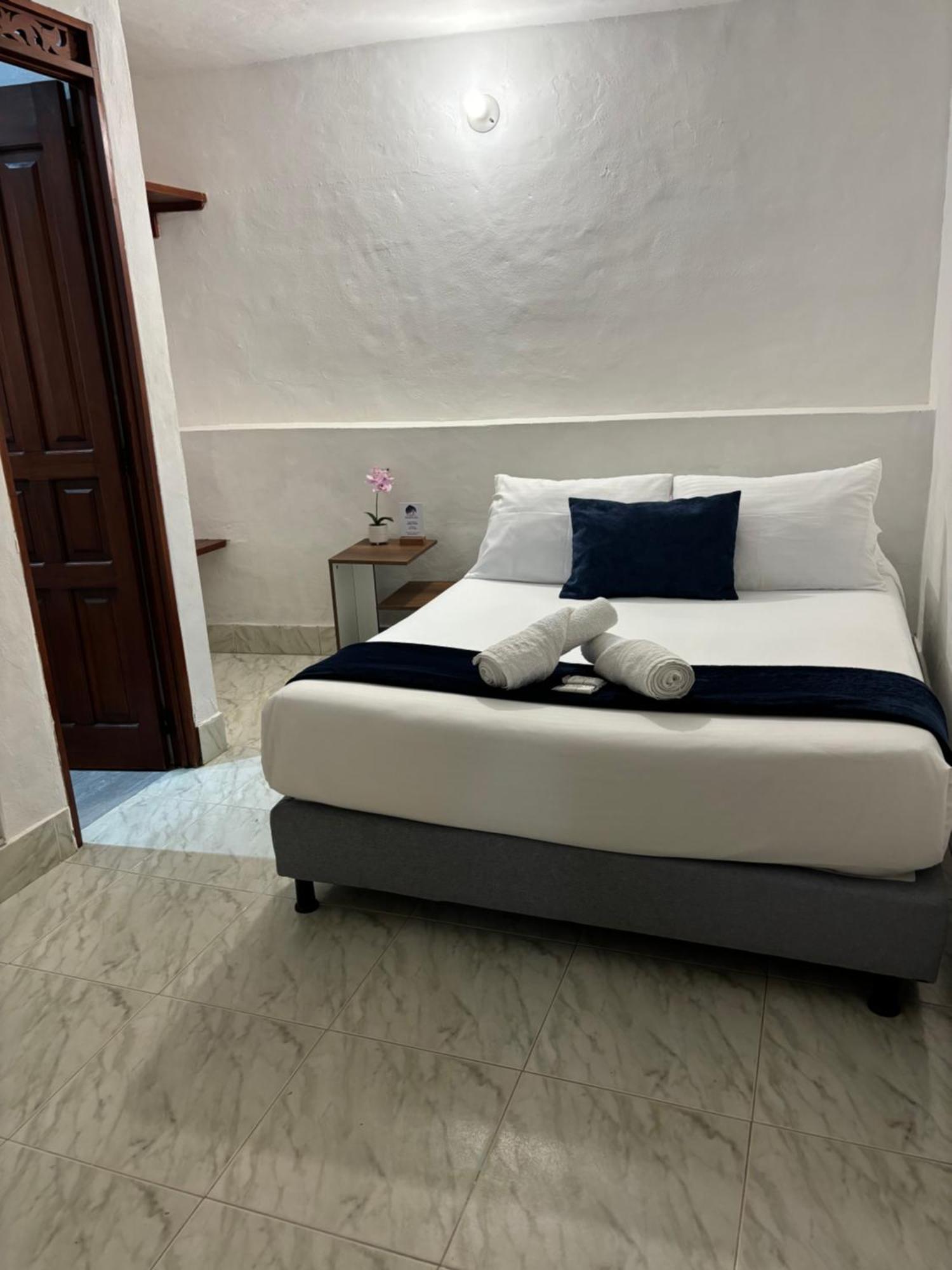 Merak Hostel 莱瓦镇 外观 照片